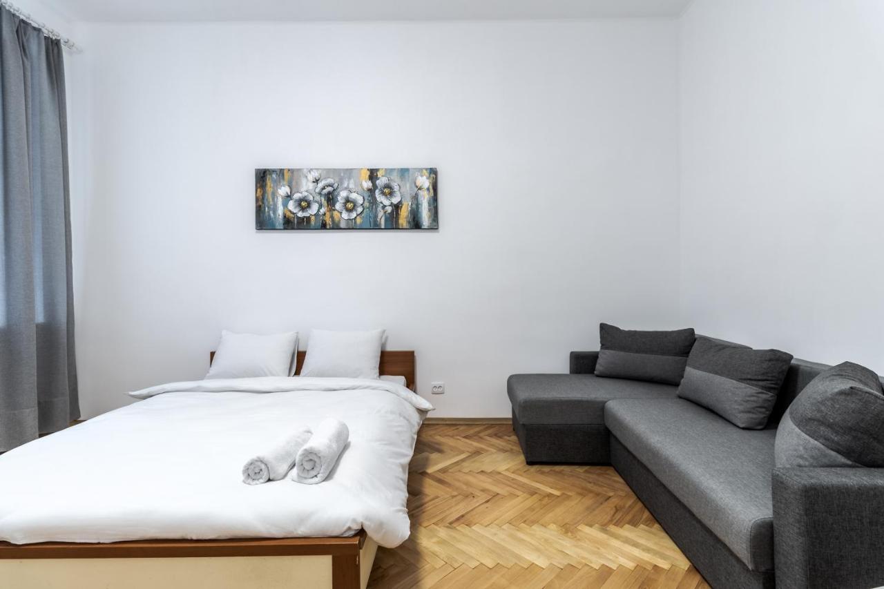 City Shalom Apartment Лвив Екстериор снимка