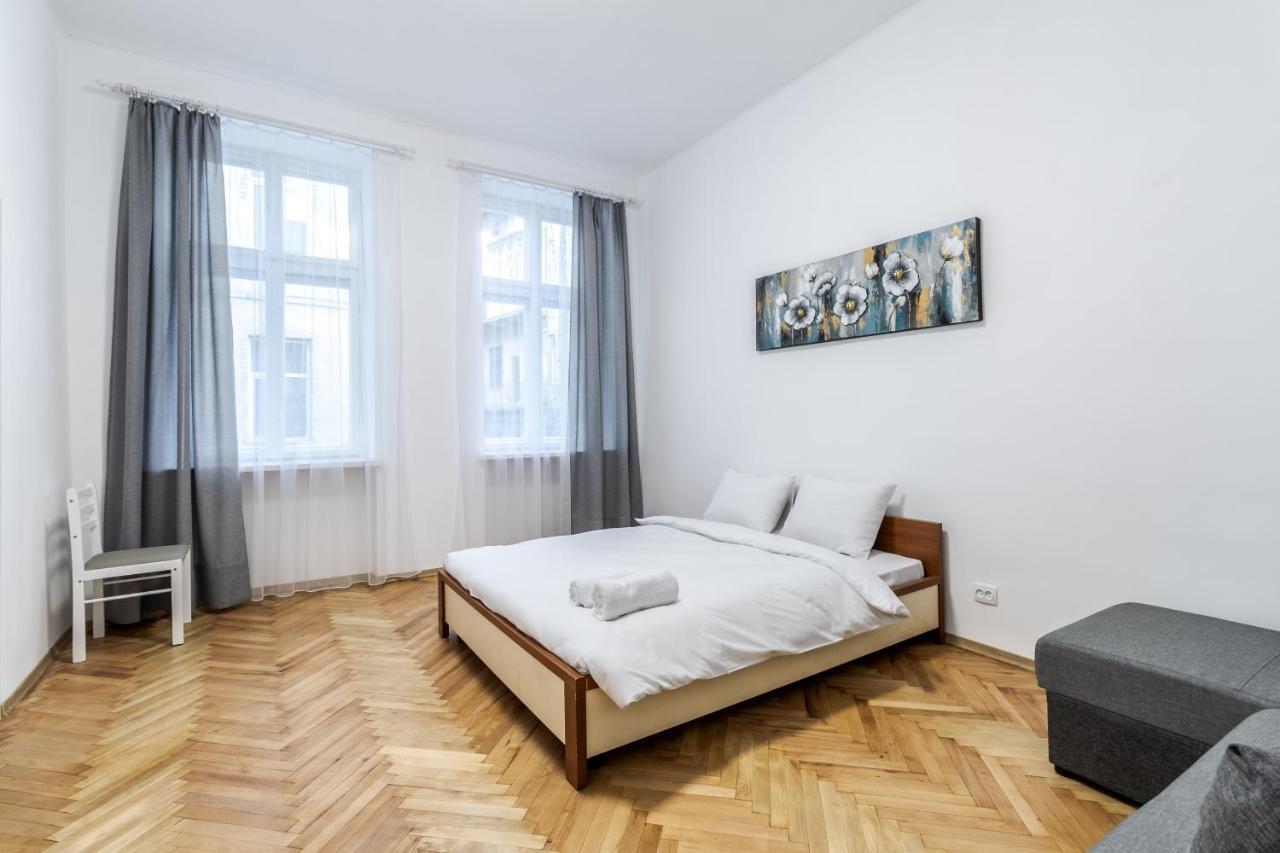 City Shalom Apartment Лвив Екстериор снимка