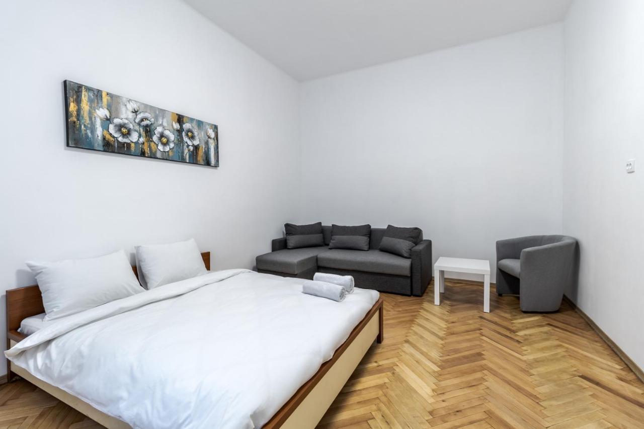 City Shalom Apartment Лвив Екстериор снимка