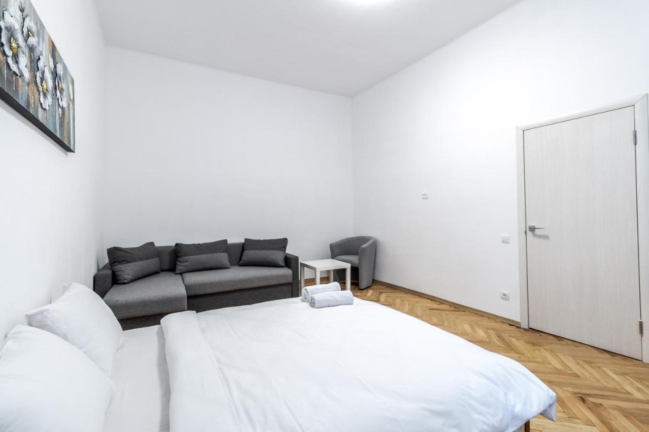 City Shalom Apartment Лвив Екстериор снимка